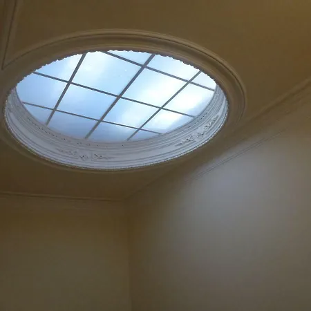 Canvas Atelier Hostel *