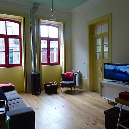 Canvas Atelier Hostel Porto