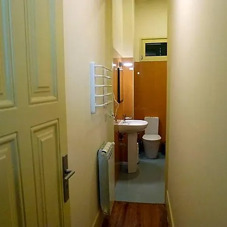 Canvas Atelier Hostel