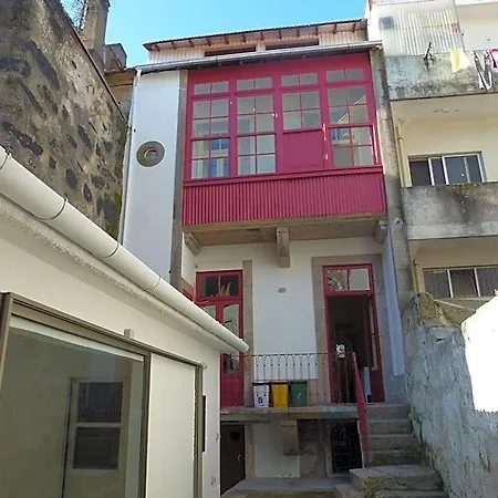 Canvas Atelier Hostel Porto
