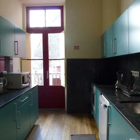 Canvas Atelier Hostel *