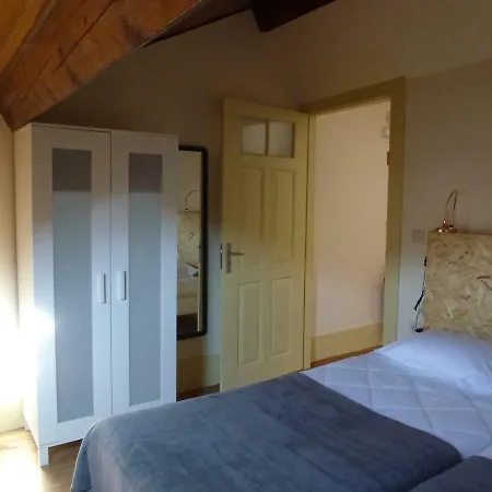 卡瓦爱特丽尔旅舍 *