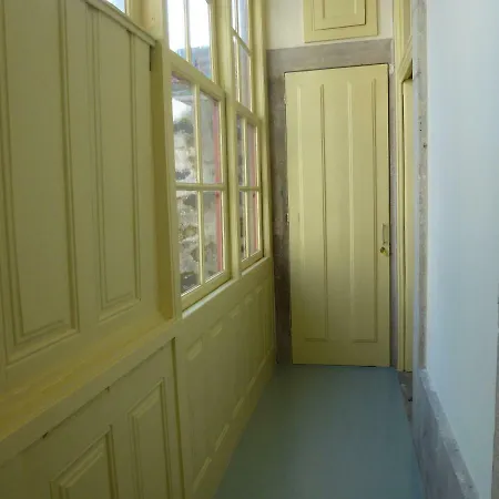 Canvas Atelier Hostel Porto