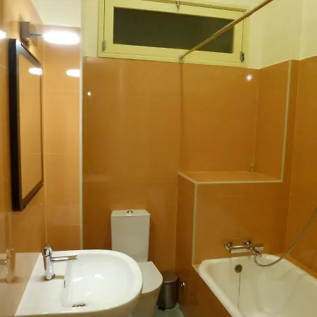 Canvas Atelier Hostel