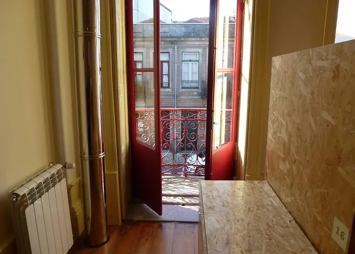 Canvas Atelier Hostel