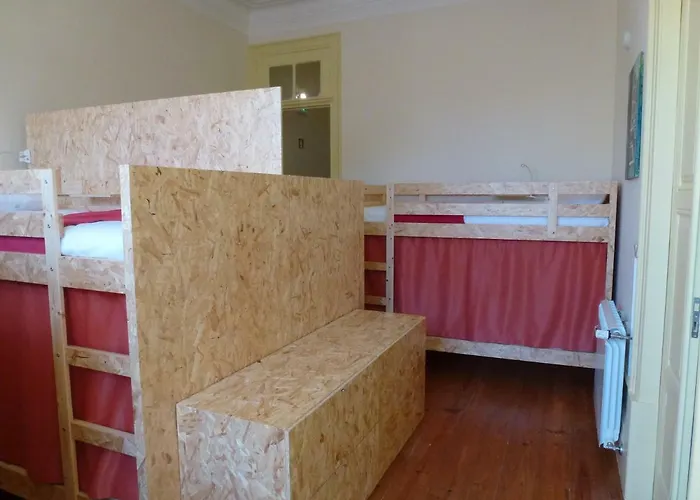 卡瓦爱特丽尔旅舍 *