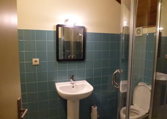 卡瓦爱特丽尔旅舍 *