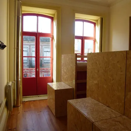 Canvas Atelier Hostel