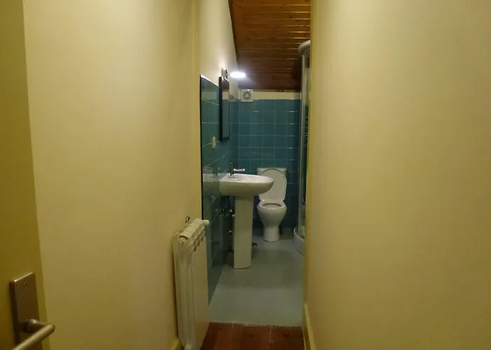 Canvas Atelier Vandrarhem Oporto